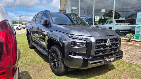 MITSUBISHI TRITON 2.4 BITURBO DIESEL CD KATANA 4X4 AUTOMÁTICO MITSUBISHI TRITON 2.4 BITURBO DIESEL CD KATANA 4X4 AUTOMÁTICO